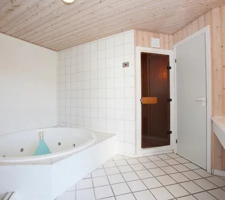 Ho Three-bedroom 15